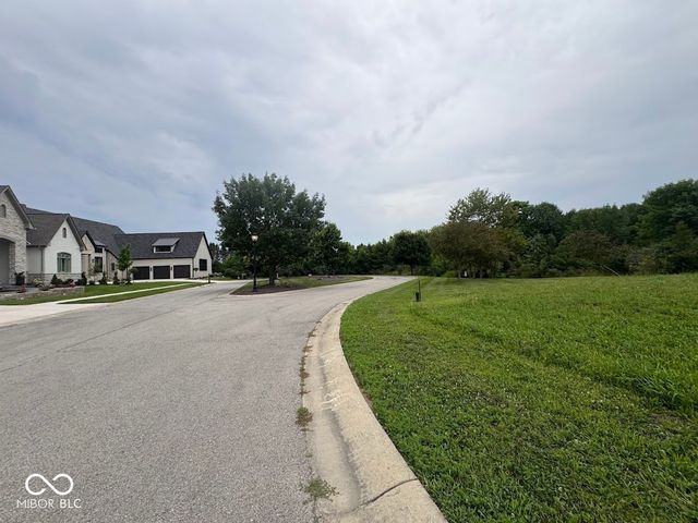 10450 Woodhall, Carmel, IN 46032