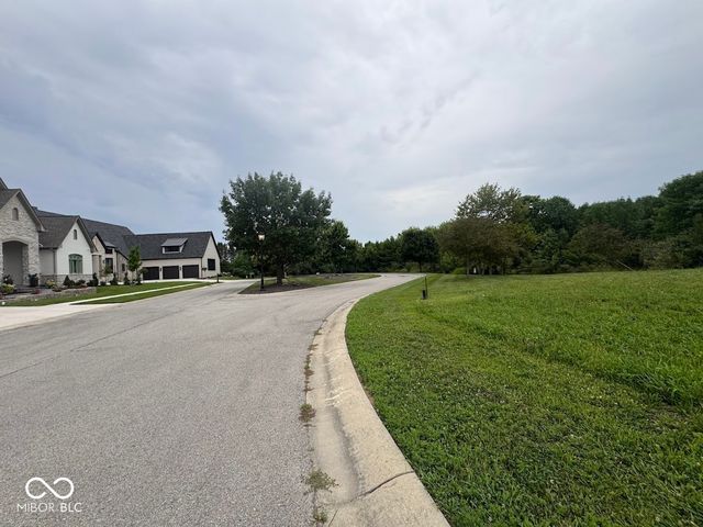 10450 Woodhall, Carmel, IN 46032