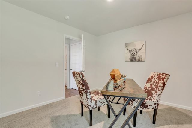 1058 Lakes Blvd, Brunswick, GA 31525