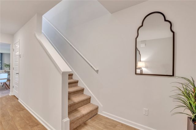 1058 Lakes Blvd, Brunswick, GA 31525