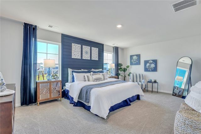 1058 Lakes Blvd, Brunswick, GA 31525