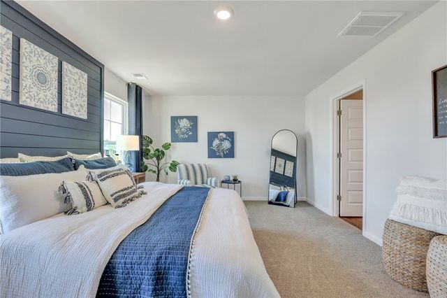 1058 Lakes Blvd, Brunswick, GA 31525