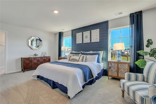 1058 Lakes Blvd, Brunswick, GA 31525