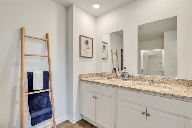 1058 Lakes Blvd, Brunswick, GA 31525