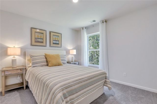 1058 Lakes Blvd, Brunswick, GA 31525