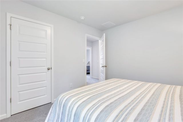 1058 Lakes Blvd, Brunswick, GA 31525