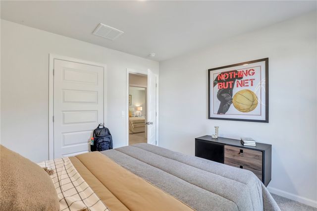 1058 Lakes Blvd, Brunswick, GA 31525