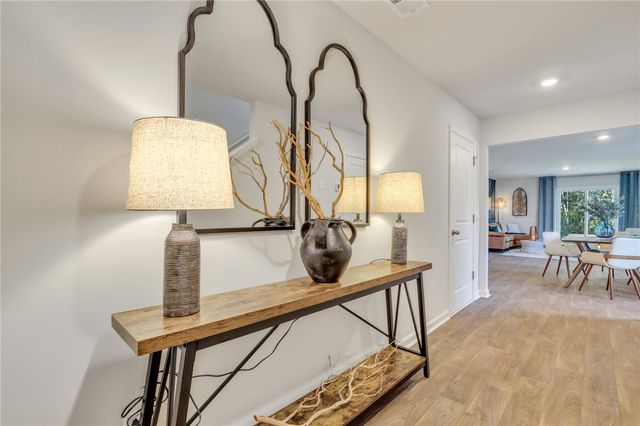 1058 Lakes Blvd, Brunswick, GA 31525