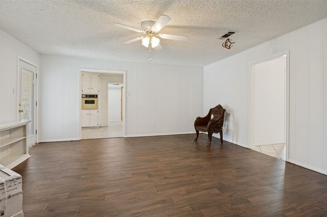 1121 Billie Ruth Lane, Hurst, TX 76053