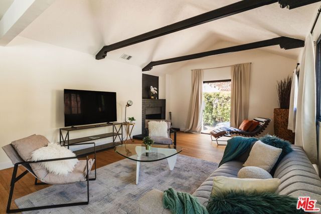2062 High Tower Drive, Los Angeles, CA 90068