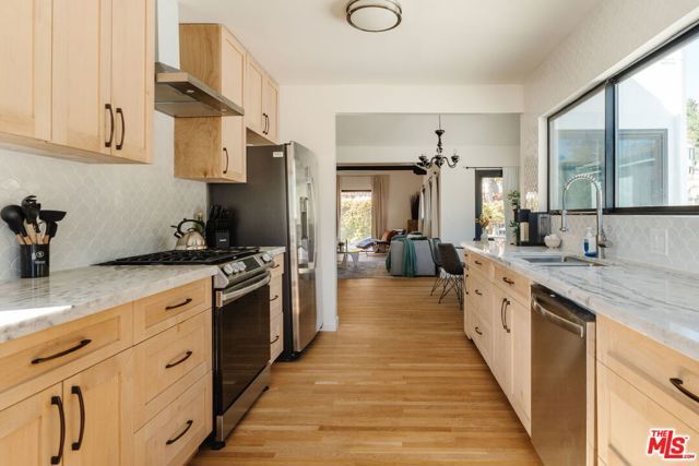 2062 High Tower Drive, Los Angeles, CA 90068