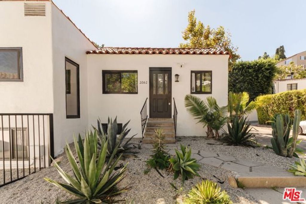 2062 High Tower Drive, Los Angeles, CA 90068