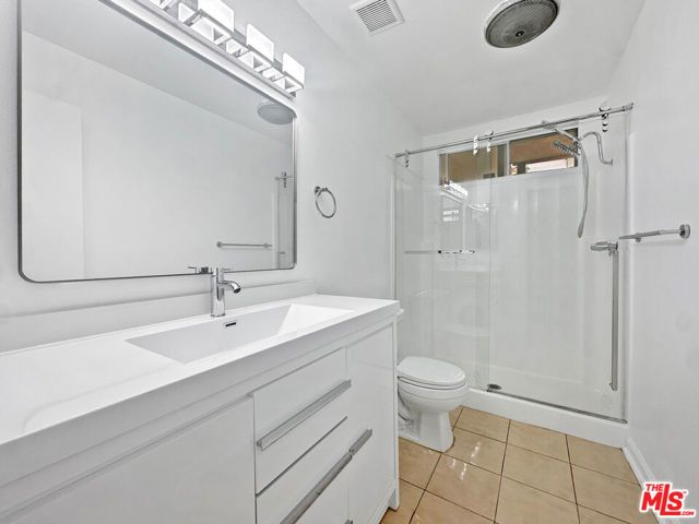 14950 Victory Boulevard 104, Van Nuys (los Angeles), CA 91411