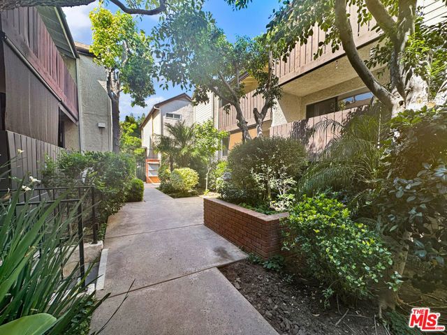 14950 Victory Boulevard 104, Van Nuys (los Angeles), CA 91411