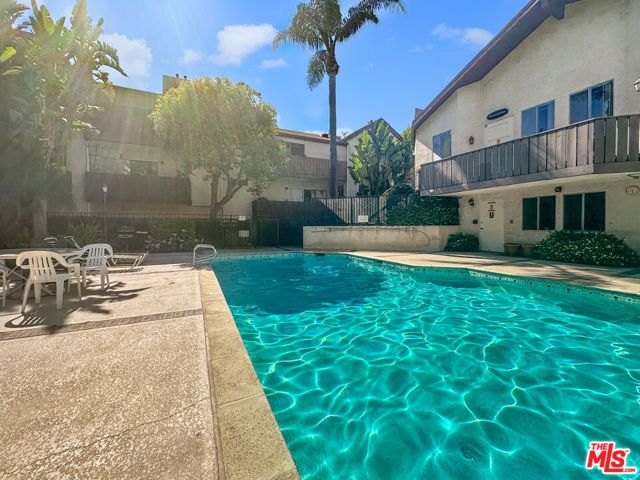 14950 Victory Boulevard 104, Van Nuys (los Angeles), CA 91411