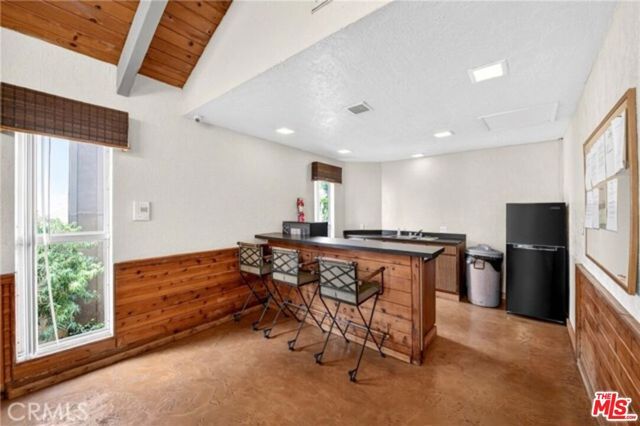 14950 Victory Boulevard 104, Van Nuys (los Angeles), CA 91411