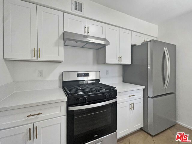 14950 Victory Boulevard 104, Van Nuys (los Angeles), CA 91411