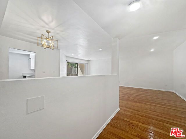 14950 Victory Boulevard 104, Van Nuys (los Angeles), CA 91411