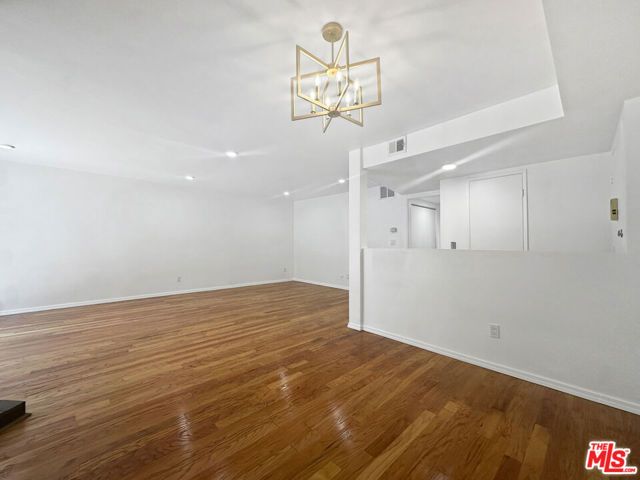 14950 Victory Boulevard 104, Van Nuys (los Angeles), CA 91411