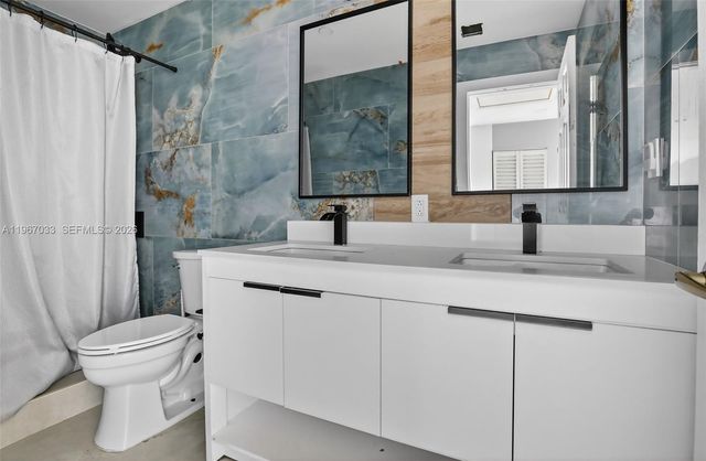 10755 SW 17th Pl, Davie, FL 33324