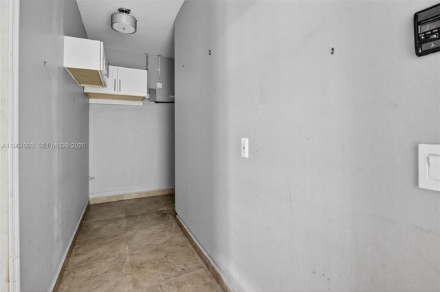 10755 SW 17th Pl, Davie, FL 33324