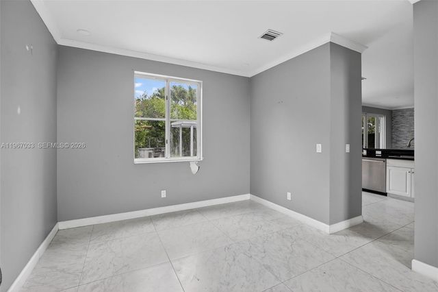 10755 SW 17th Pl, Davie, FL 33324