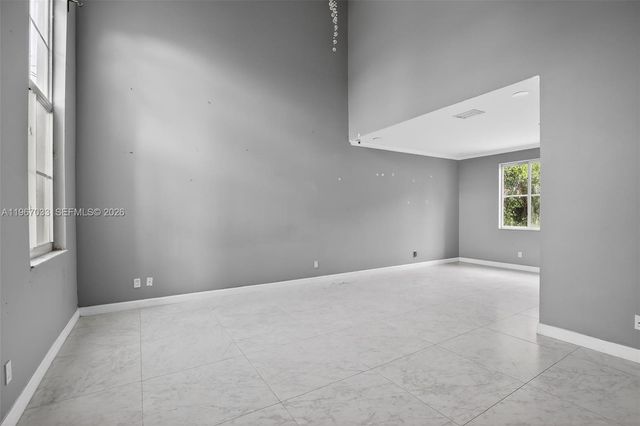 10755 SW 17th Pl, Davie, FL 33324