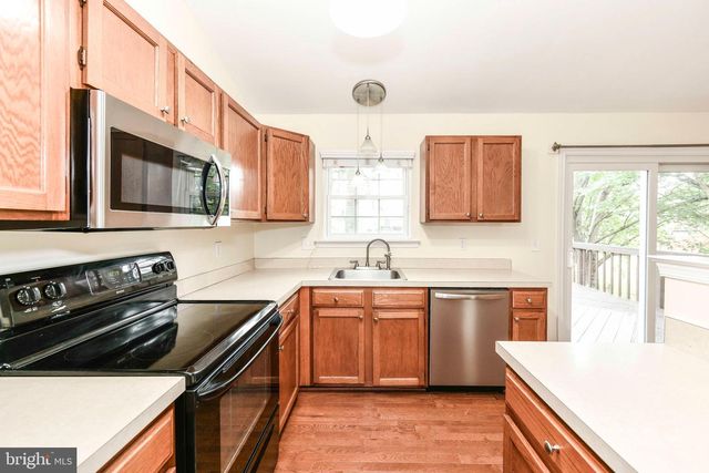 10135 FOREST HILL CIR, Manassas, VA 20110