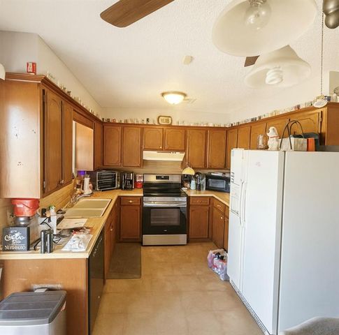 914 S Highland Drive, Mustang, OK 73064