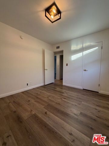 7656 Capistrano Avenue, West Hills, CA 91304