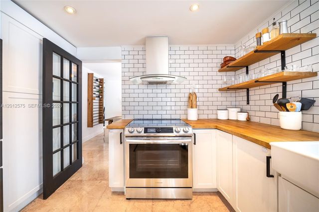 330 SW 133rd Pl 330, Miami, FL 33184