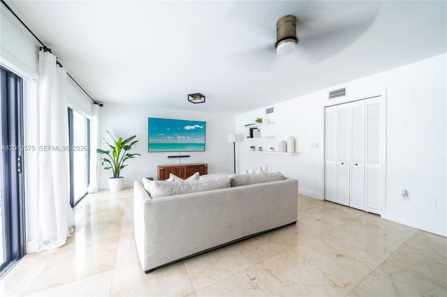 330 SW 133rd Pl 330, Miami, FL 33184