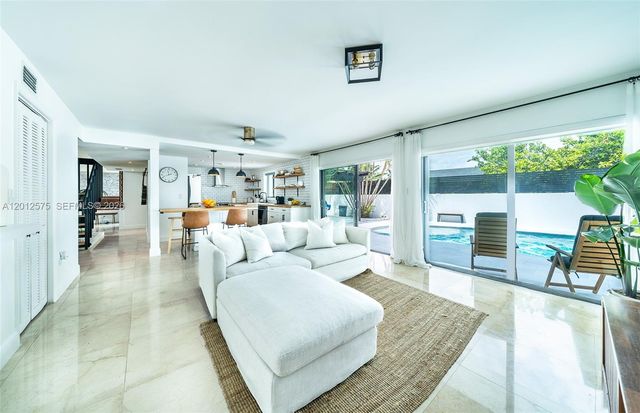 330 SW 133rd Pl 330, Miami, FL 33184