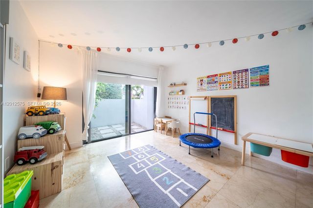 330 SW 133rd Pl 330, Miami, FL 33184