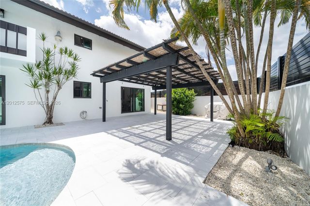 330 SW 133rd Pl 330, Miami, FL 33184