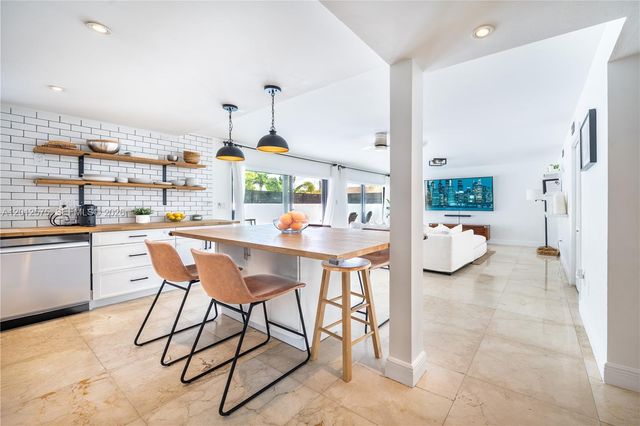 330 SW 133rd Pl 330, Miami, FL 33184