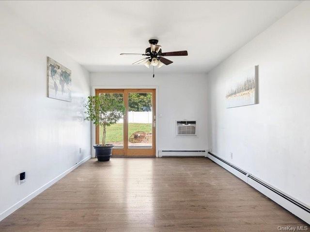11 Hoover Lane, Bethpage, NY 11714