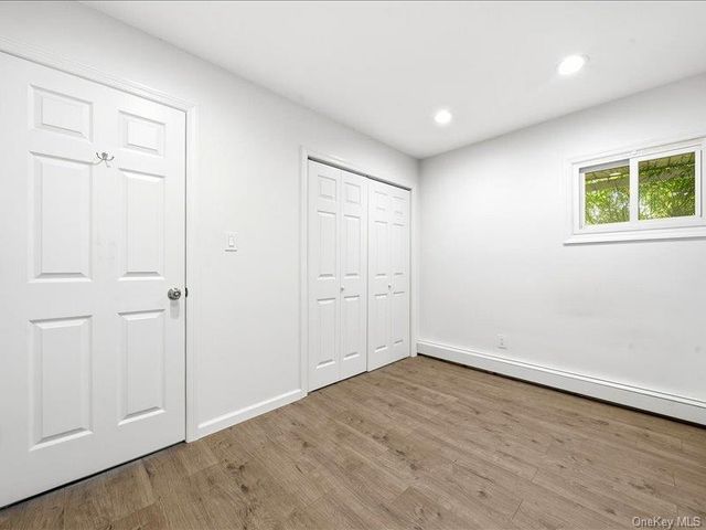 11 Hoover Lane, Bethpage, NY 11714