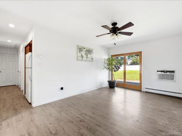11 Hoover Lane, Bethpage, NY 11714
