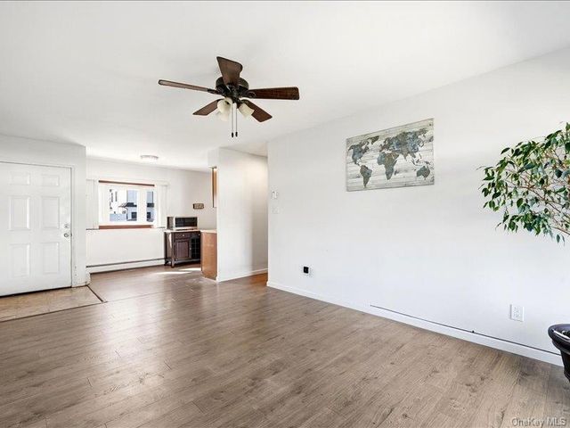 11 Hoover Lane, Bethpage, NY 11714