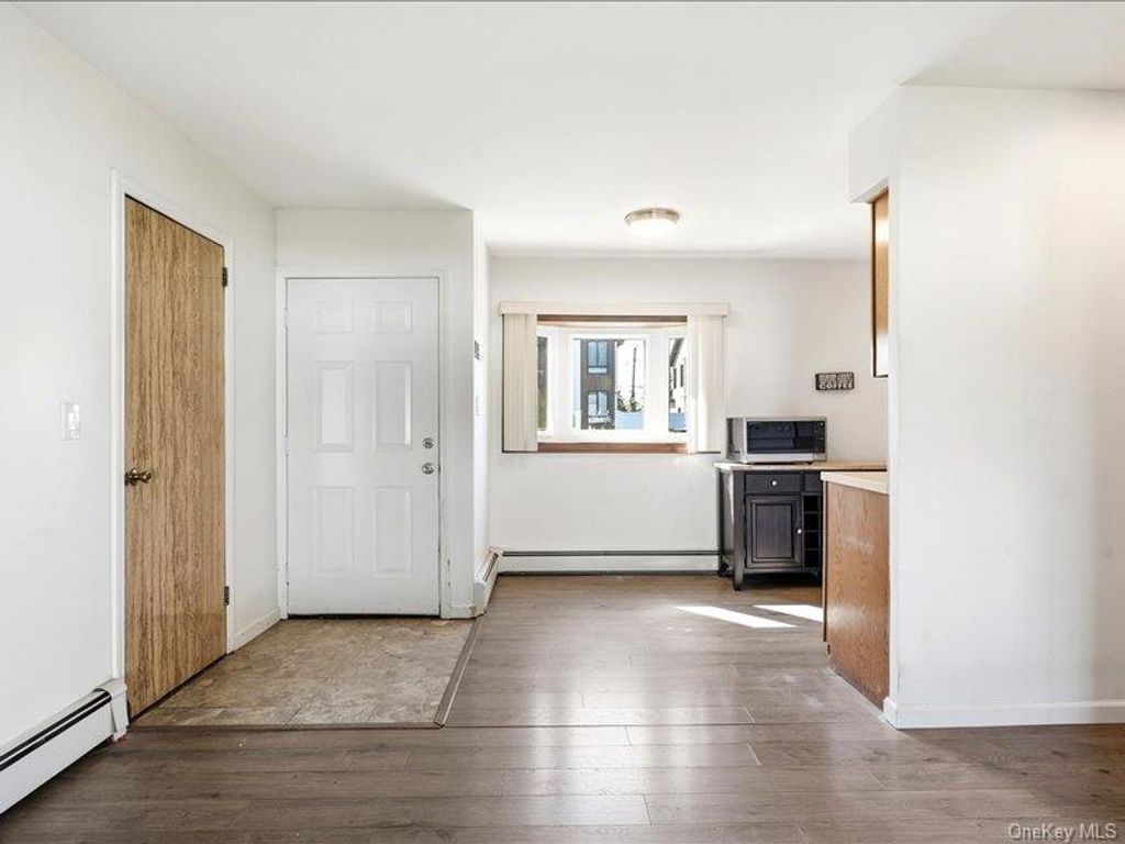 11 Hoover Lane, Bethpage, NY 11714 — photo 3