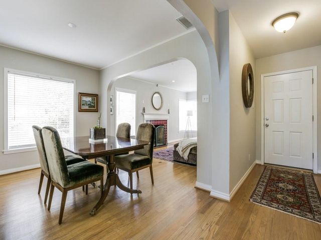 1523 Oak Knoll Street, Dallas, TX 75208