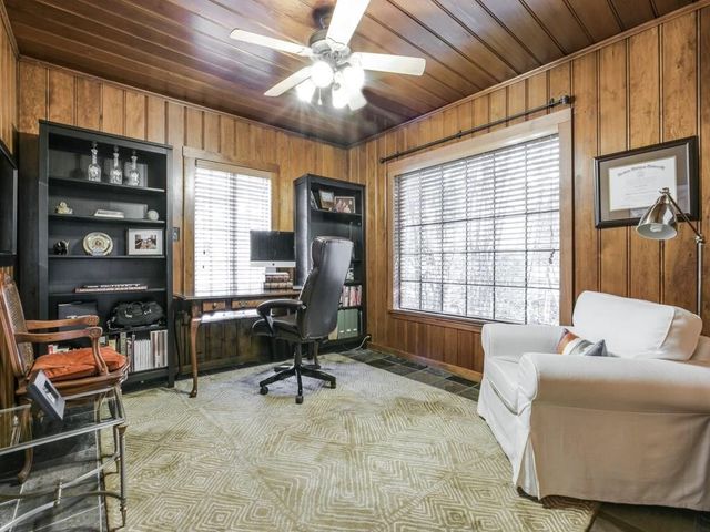 1523 Oak Knoll Street, Dallas, TX 75208
