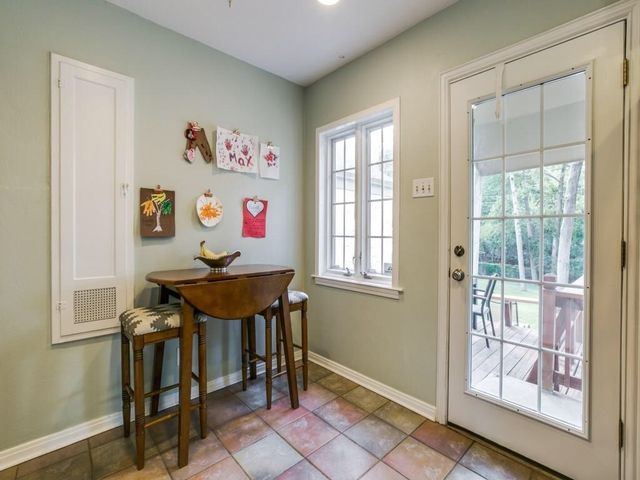 1523 Oak Knoll Street, Dallas, TX 75208