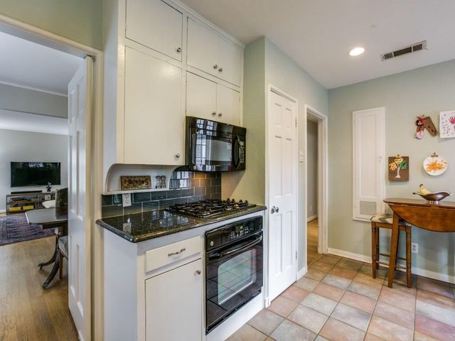 1523 Oak Knoll Street, Dallas, TX 75208
