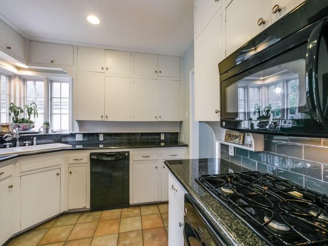 1523 Oak Knoll Street, Dallas, TX 75208