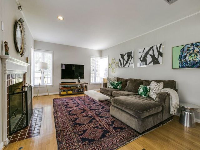 1523 Oak Knoll Street, Dallas, TX 75208