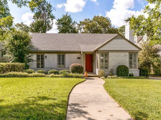 1523 Oak Knoll Street, Dallas, TX 75208