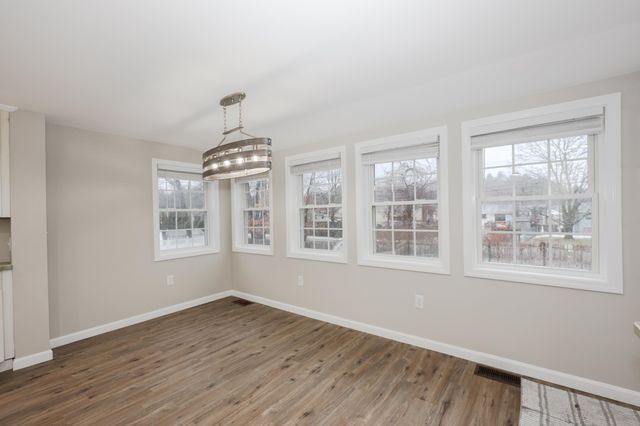 92 Roseanne Lane, Manchester, NH 03103