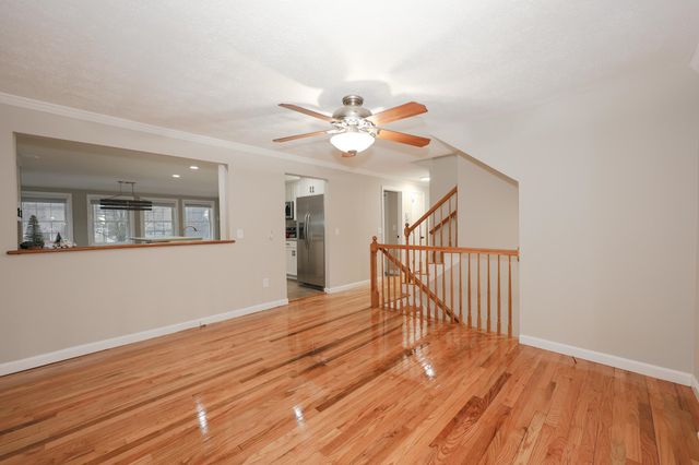 92 Roseanne Lane, Manchester, NH 03103